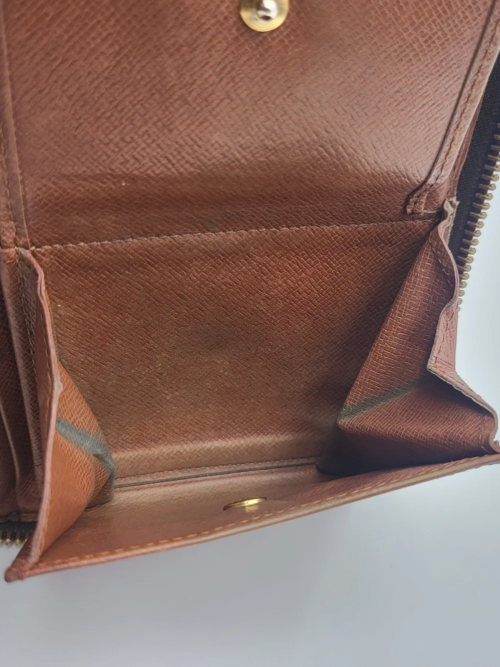 Louis Vuitton Monogram Travel Organizer Zippy Wallet. Authentic..
